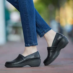 Born Shoes Toby Duo-Women Closed Back